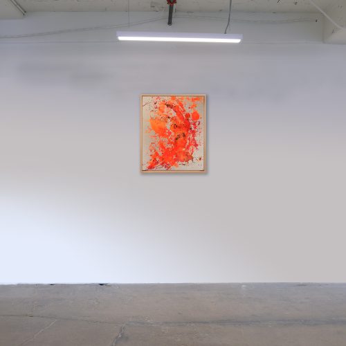 BURNING - ein abstraktes Leinwandbild in 40x60 cm. Leuchtend Neonorange auf naturfarbener Baumwollleinwand. Gemalt von Sophie Friederichs, Hamburg im Juli 2024