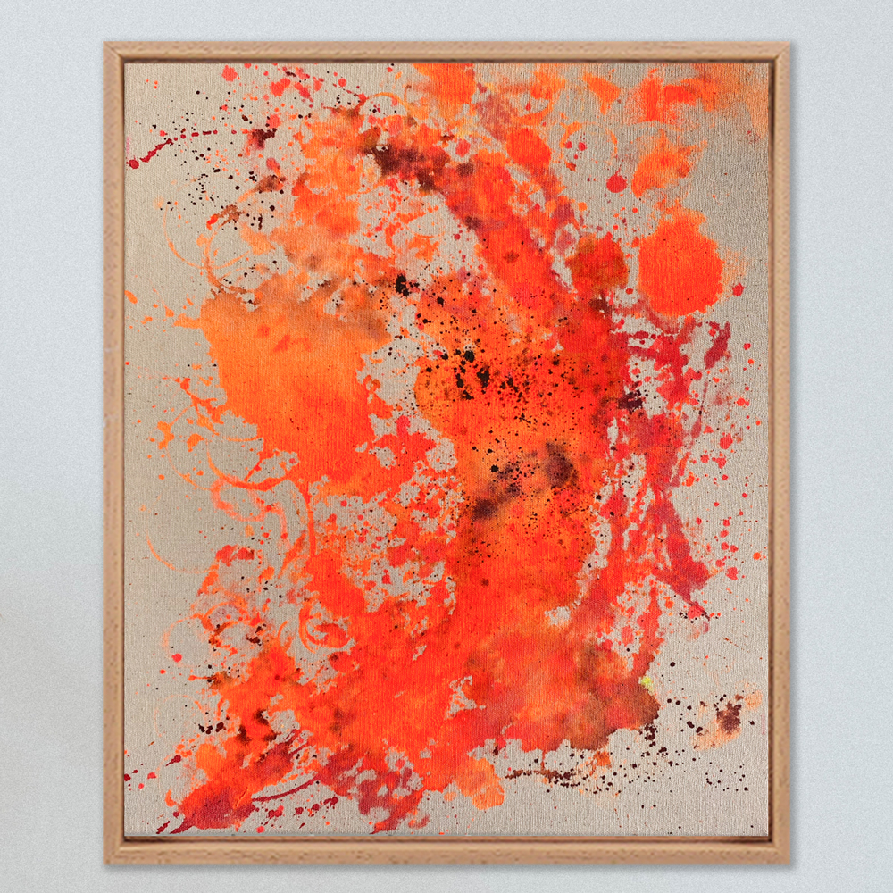 BURNING - ein abstraktes Leinwandbild in 40x60 cm. Leuchtend Neonorange auf naturfarbener Baumwollleinwand. Gemalt von Sophie Friederichs, Hamburg im Juli 2024