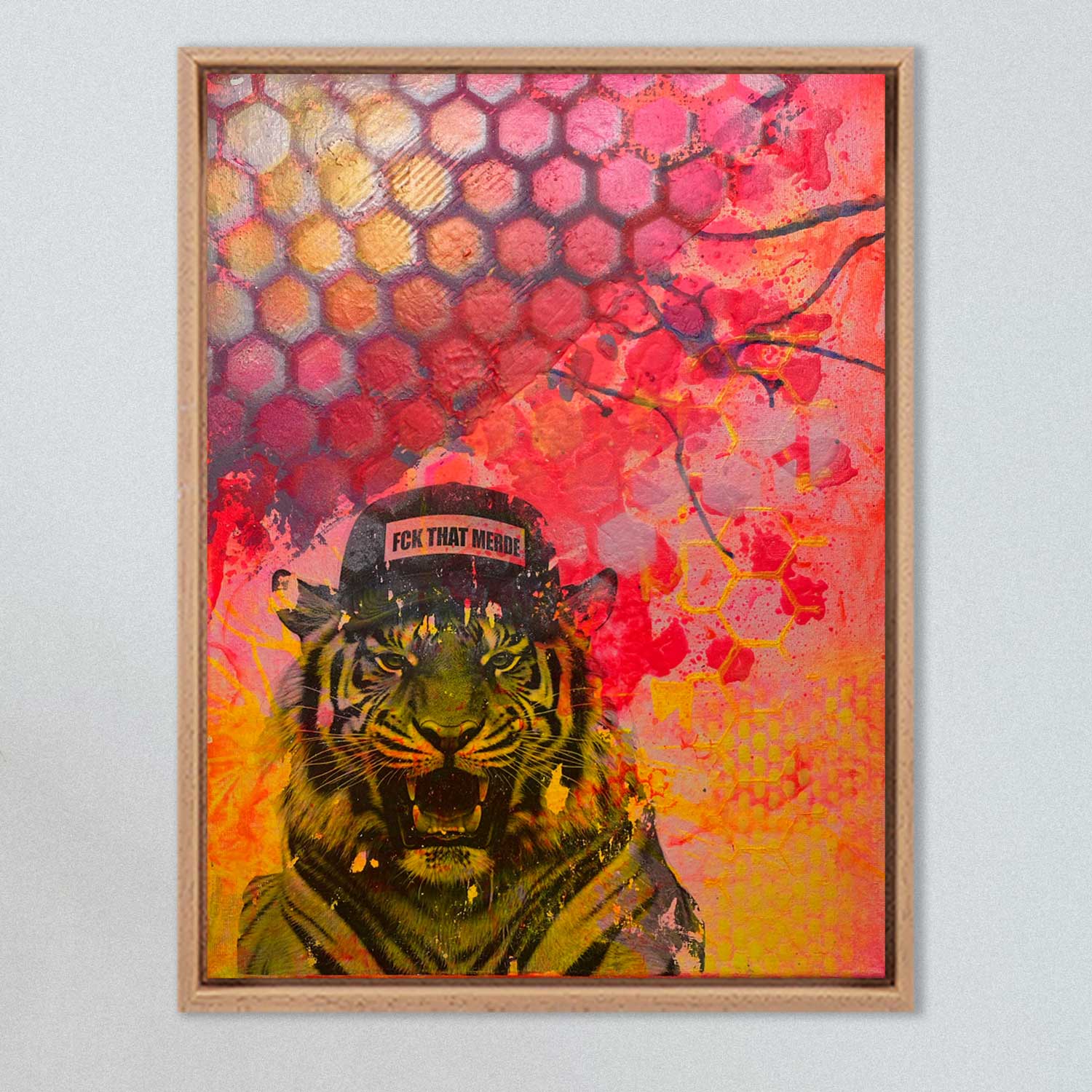 TIGER - FCK THAT MERDE: abstrakt gestaltetes Leinwandbild in 30x40 cm. Tiger: Schwarz weiß, Neonpink, Neongelb, Lila. Künstlerin: Sophie Friederichs